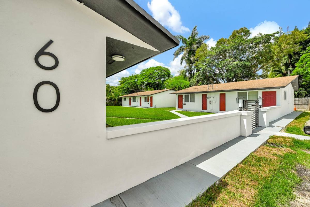 Apartment for rent at 60 NW 161st St #72, Miami, FL 33169