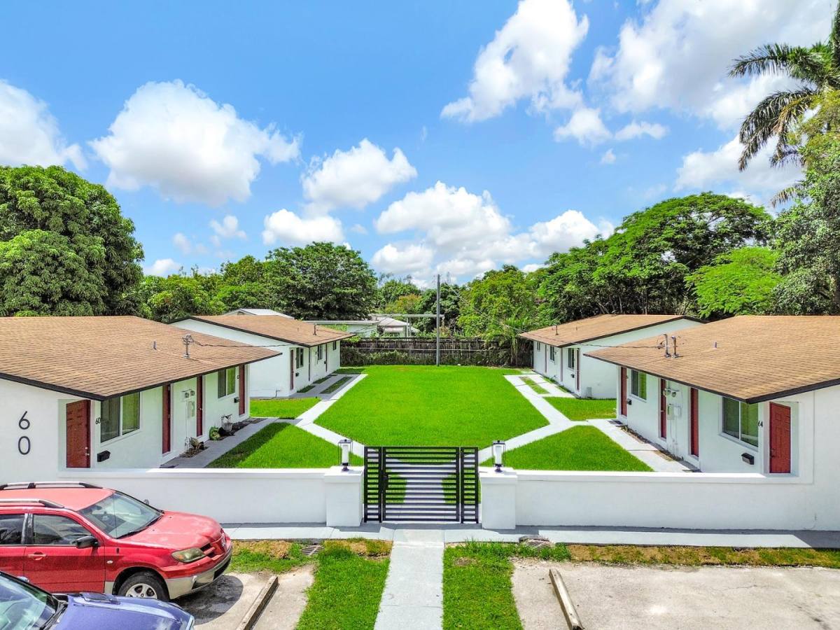 Apartment for rent at 60 NW 161st St #72, Miami, FL 33169
