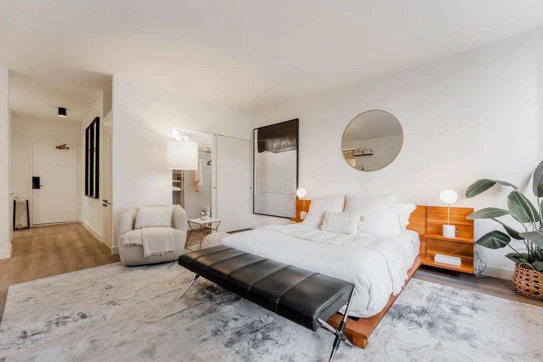 Apartment for rent at 21 East Chestnut Condominiums, 21 E Chestnut St #18D, Chicago, IL 60611