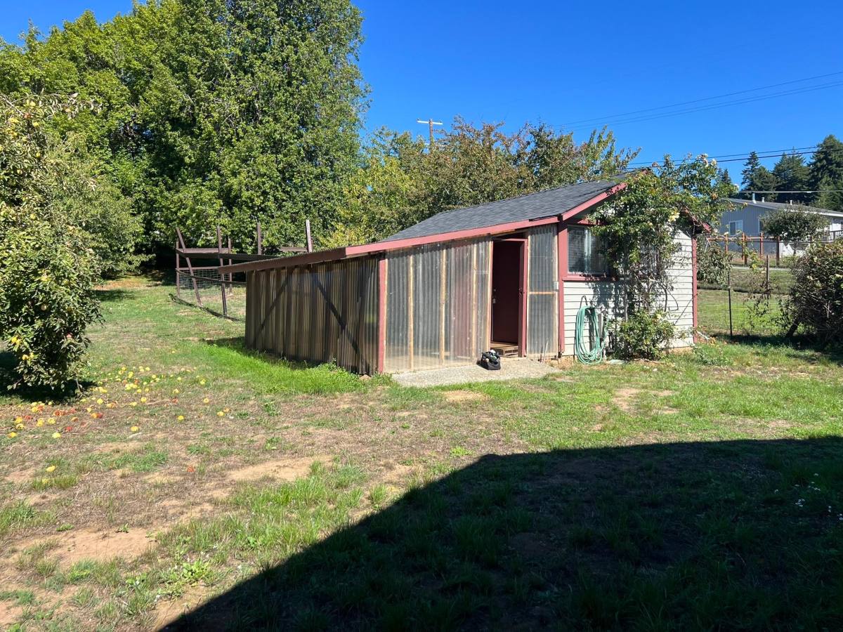 1809 Glendale Dr #1, McKinleyville, CA 95519 - Apartment for Rent - Image 2