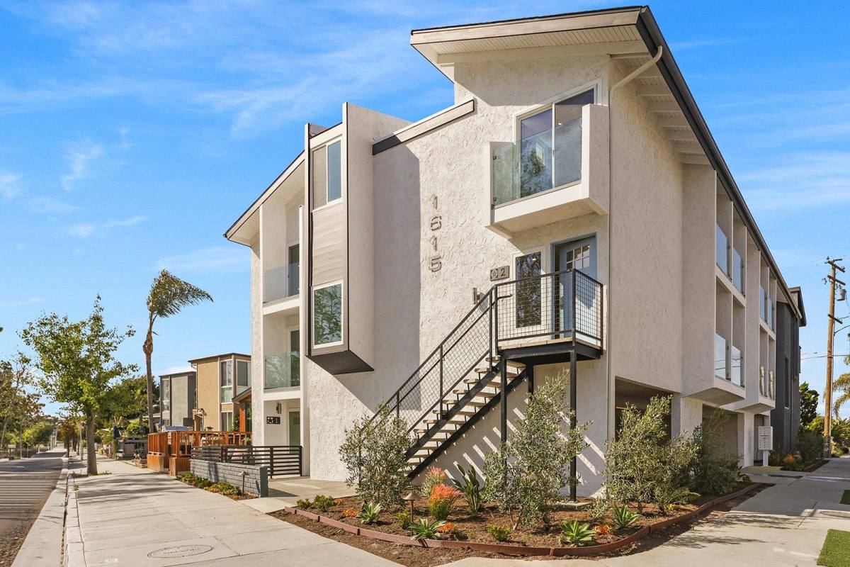 Townhouse for rent at Anaheim Bay, 1615 Electric Ave #2, Seal Beach, CA 90740