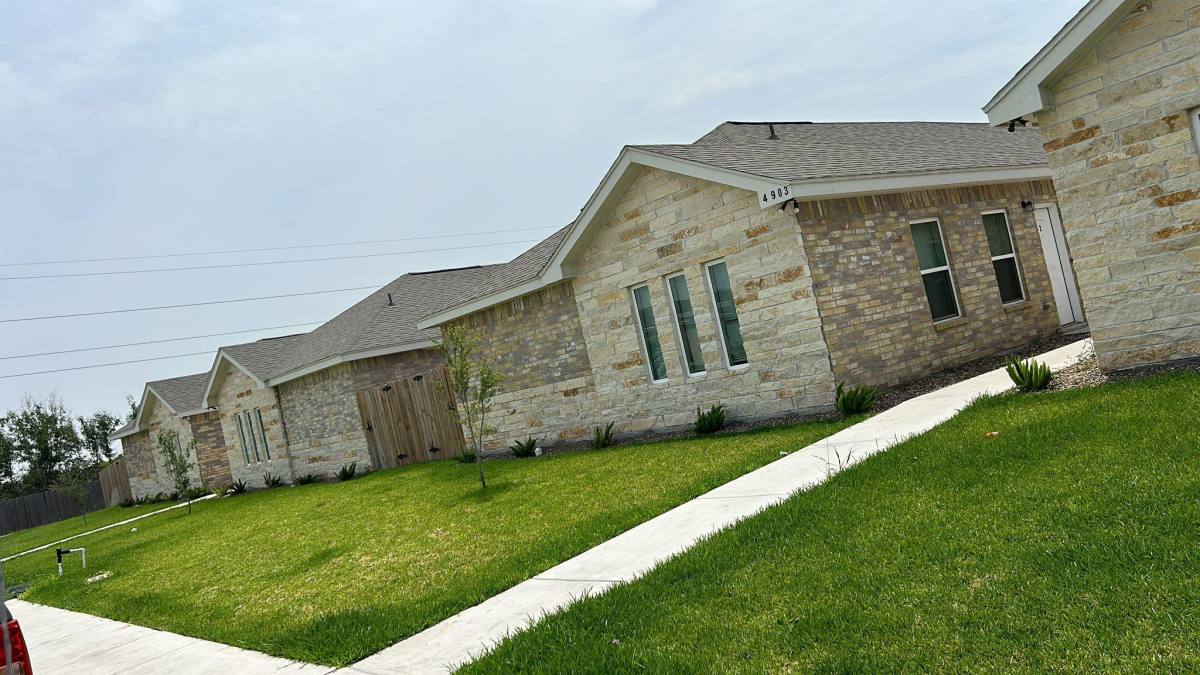 House for rent at The Heights at Minnesota, 4903 N Hiawatha Dr, Pharr, TX 78577