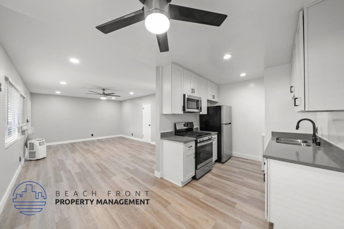 Apartment for rent at 839 Glenway Dr, Inglewood, CA 90302