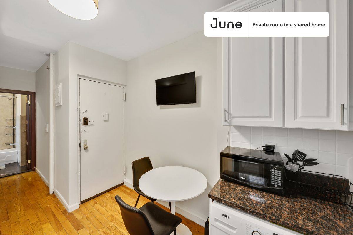 Apartment for rent at 205 W 109th St #B, New York, NY 10025