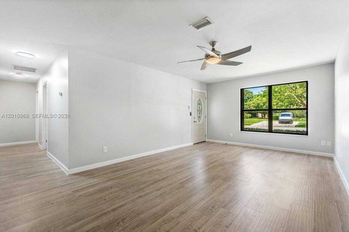 Apartment for rent at 1367 Riverside Circle, Wellington, FL 33414