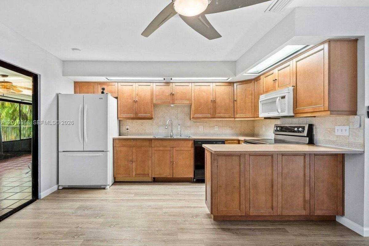 Apartment for rent at 1367 Riverside Circle, Wellington, FL 33414