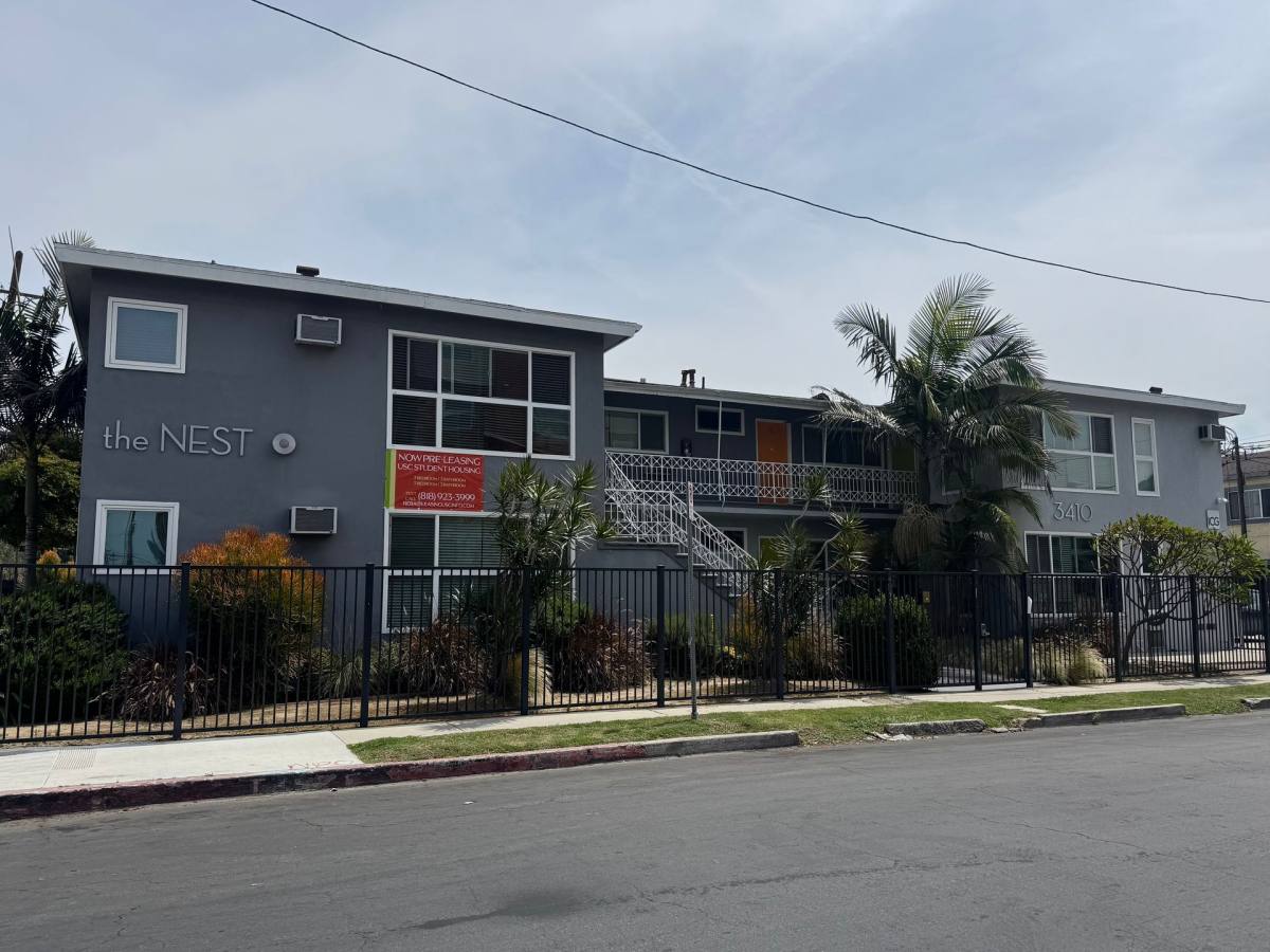 Apartment for rent at 3410 Walton Ave, Los Angeles, CA 90007