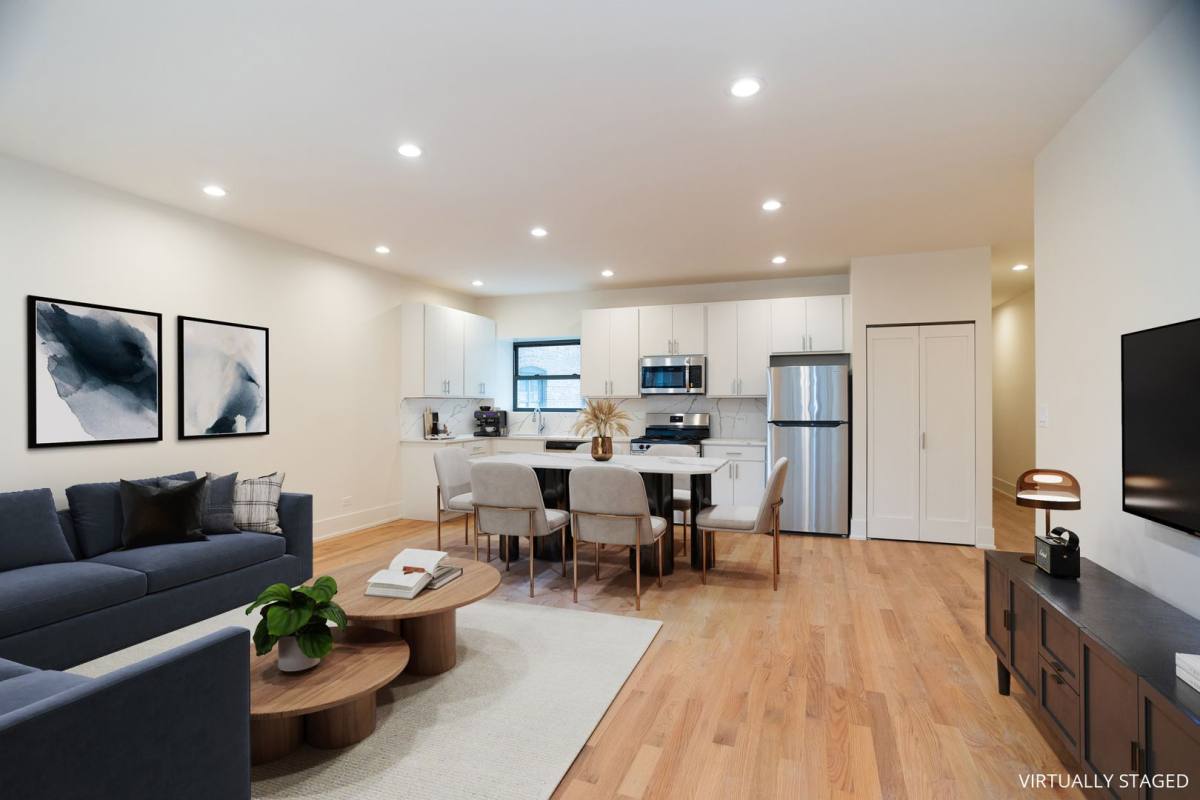 Apartment for rent at 654 W Gordon Terrace #1W, Chicago, IL 60613