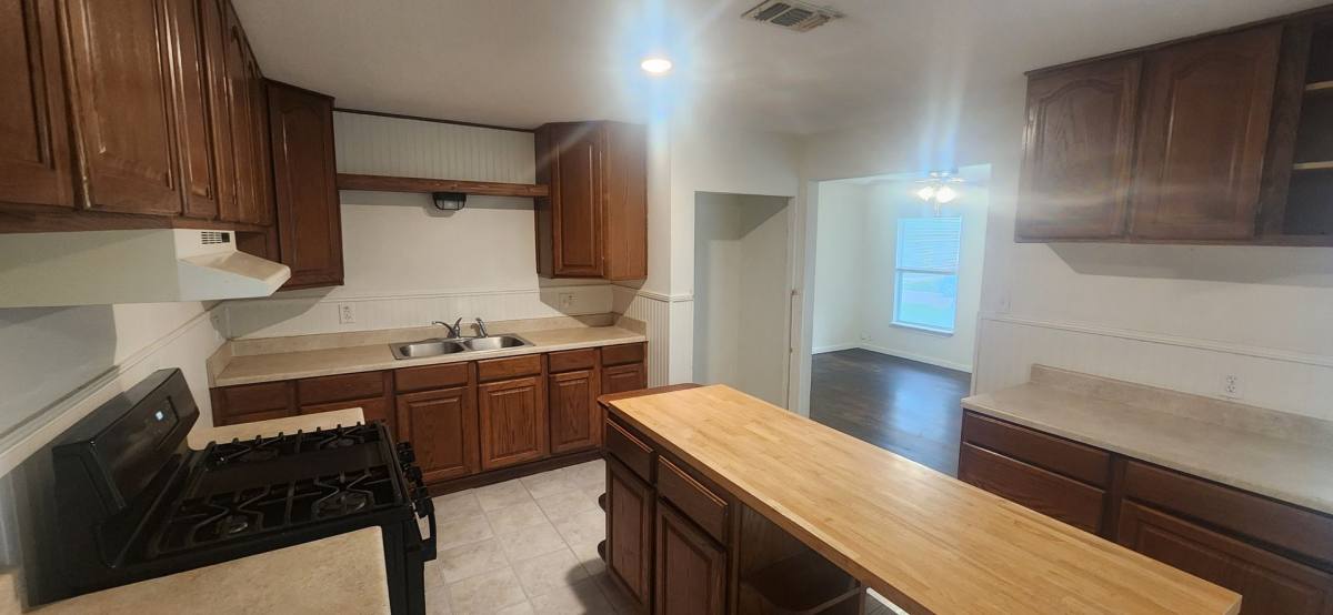 House for rent at 209 Redrock, San Antonio, TX 78213