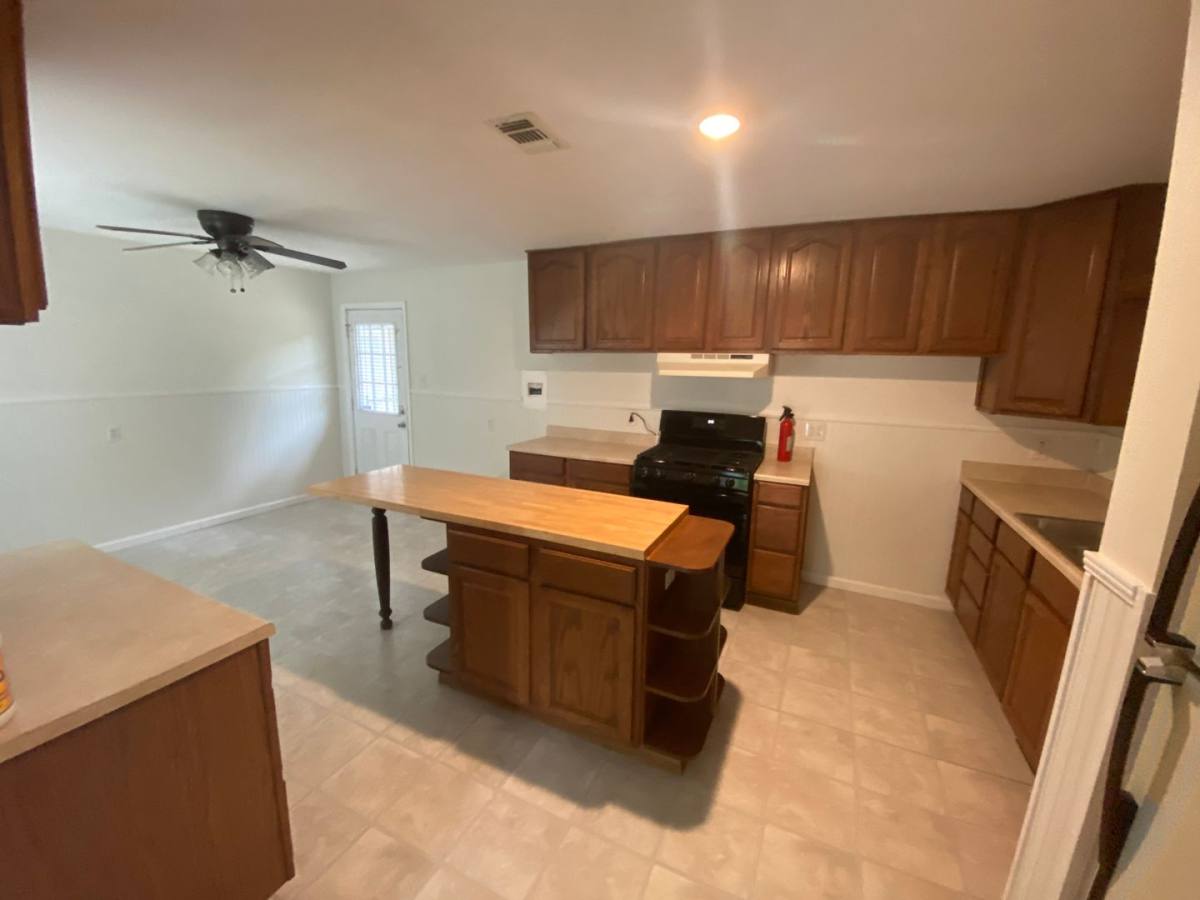 House for rent at 209 Redrock, San Antonio, TX 78213