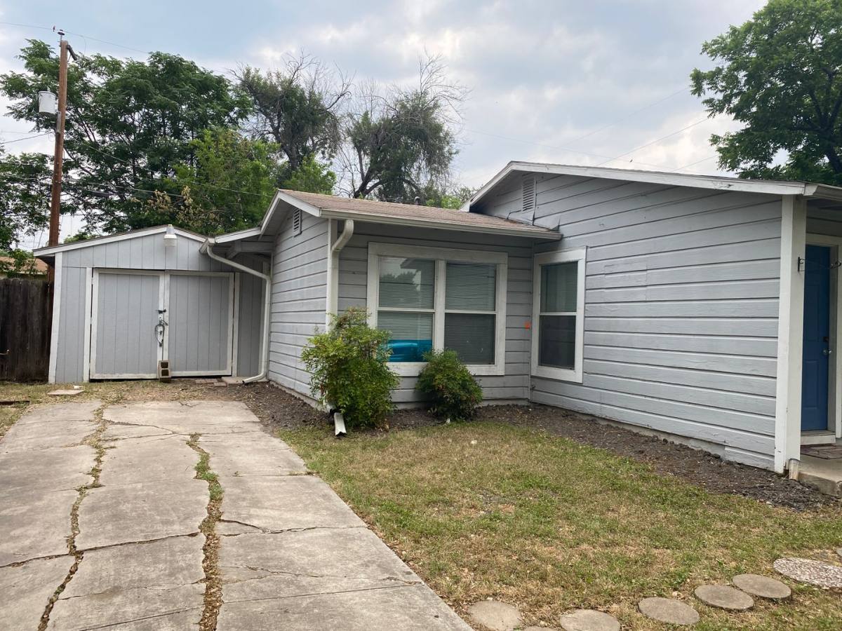 House for rent at 209 Redrock, San Antonio, TX 78213