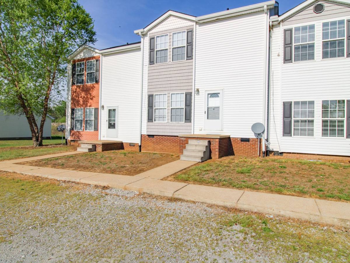 Townhouse for rent at 124 Meadows Lane, Pulaski, TN 38478