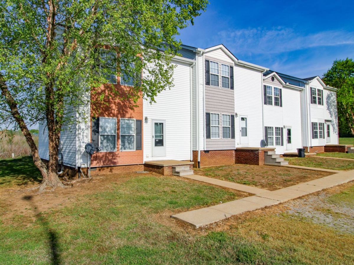 Townhouse for rent at 124 Meadows Lane, Pulaski, TN 38478