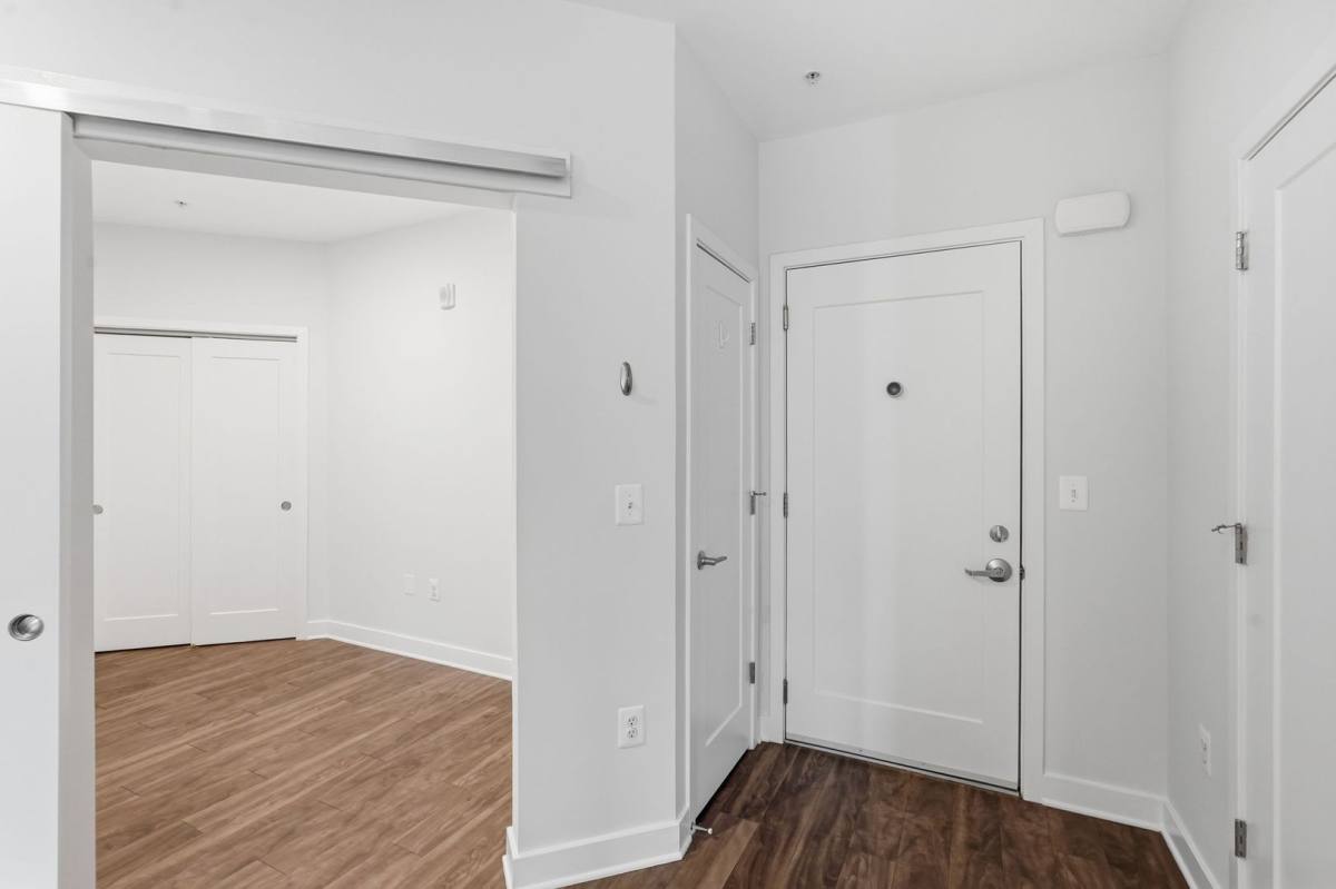 Apartment for rent at 989 S Buchanan St, Arlington, VA 22204