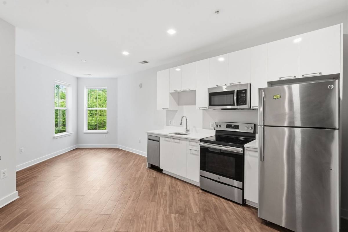 Apartment for rent at 989 S Buchanan St, Arlington, VA 22204