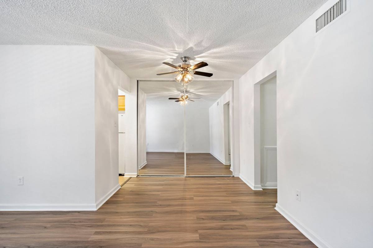 Apartment for rent at 711 Holiday Dr, Galveston, TX 77550