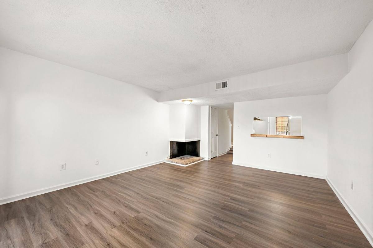 Apartment for rent at 711 Holiday Dr, Galveston, TX 77550