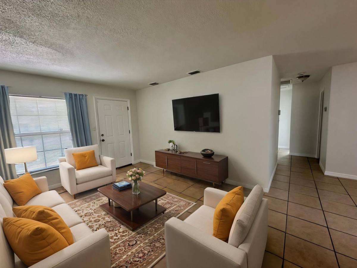 House for rent at 4072 Kirkland Blvd, Orlando, FL 32811