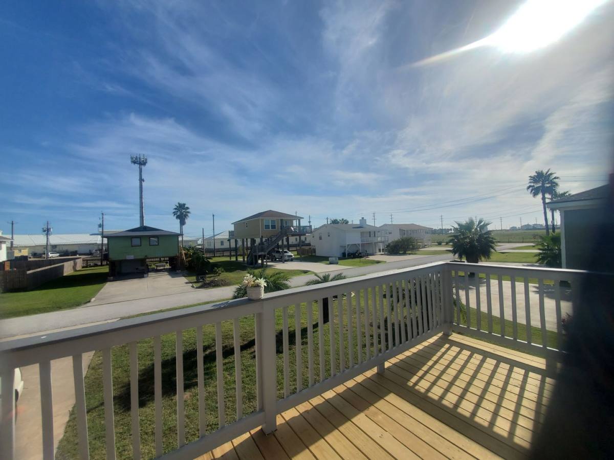 House for rent at 16712 Edward Teach, Galveston, TX 77554