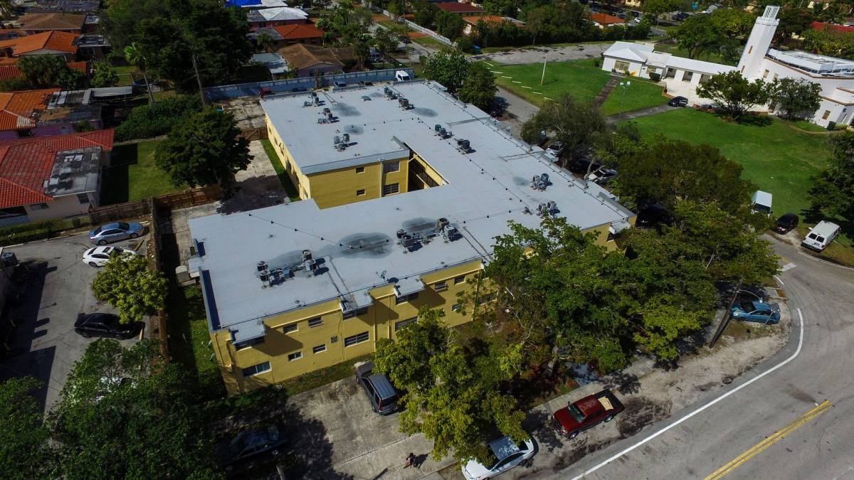 Apartment for rent at 13550 NE 10th Ave, Miami, FL 33161