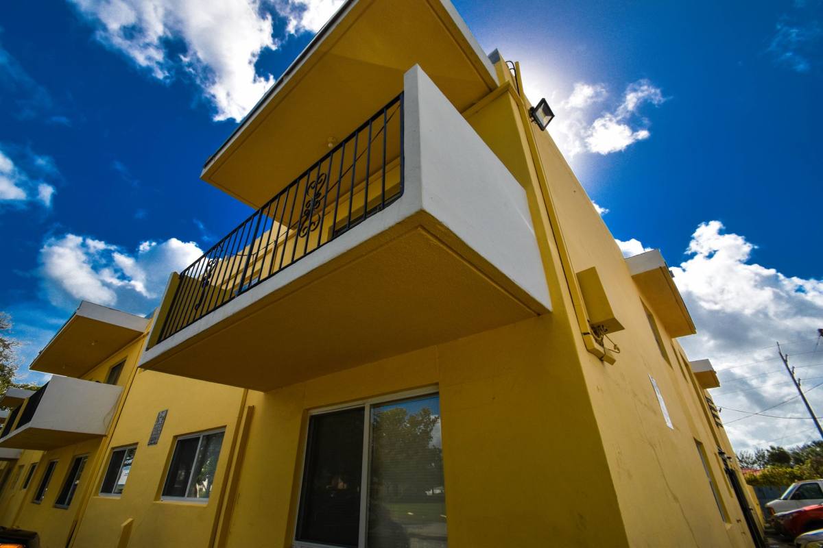 Apartment for rent at 13550 NE 10th Ave, Miami, FL 33161
