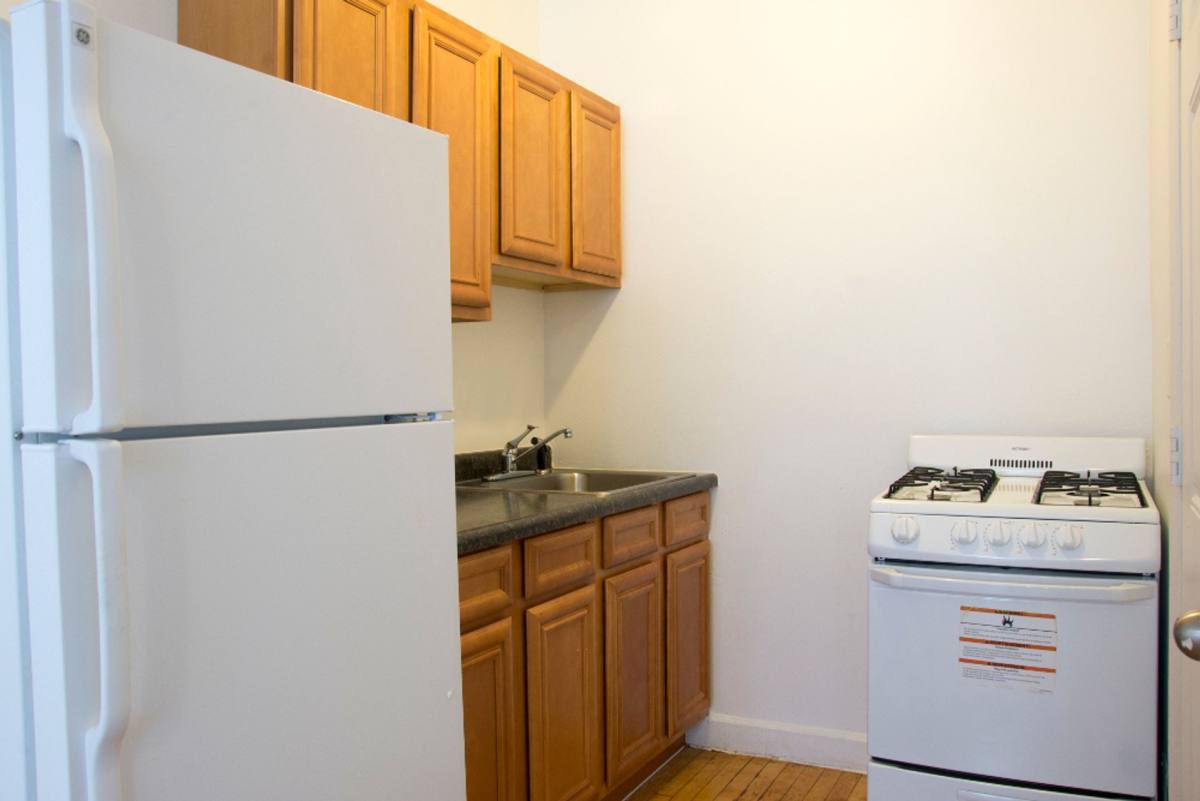 Apartment for rent at 5101 W Monroe St, Chicago, IL 60644