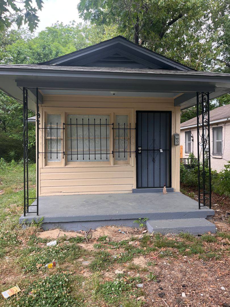 House for rent at 291 Red Oak St, Memphis, TN 38112