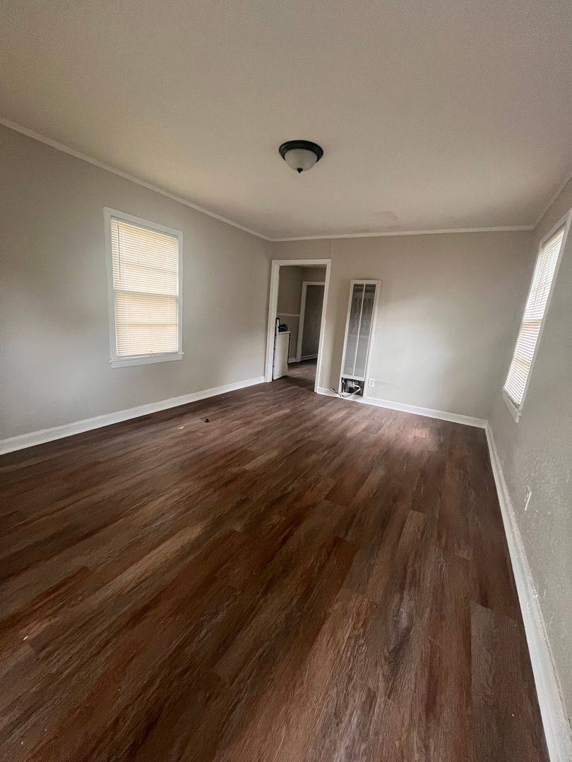 House for rent at 291 Red Oak St, Memphis, TN 38112