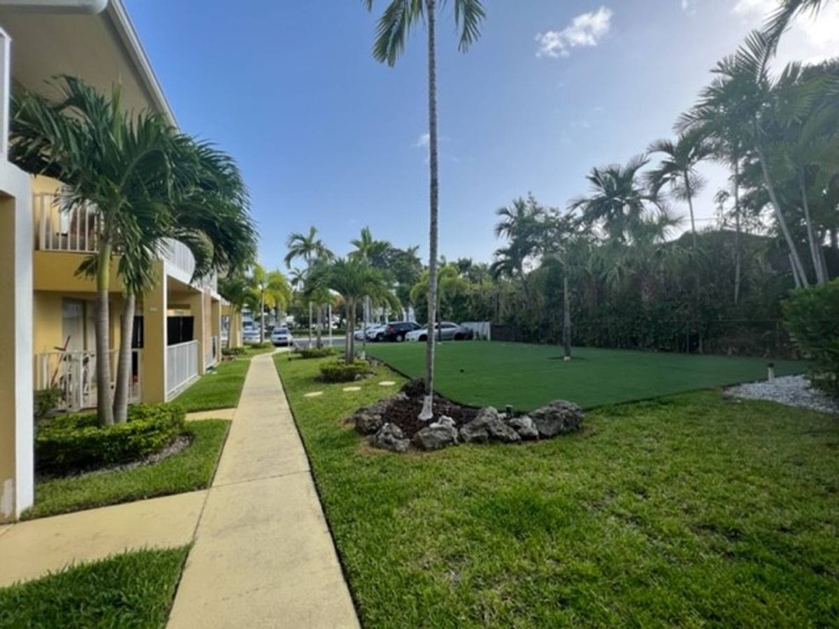 Apartment for rent at 2536 Van Buren St, Hollywood, FL 33020