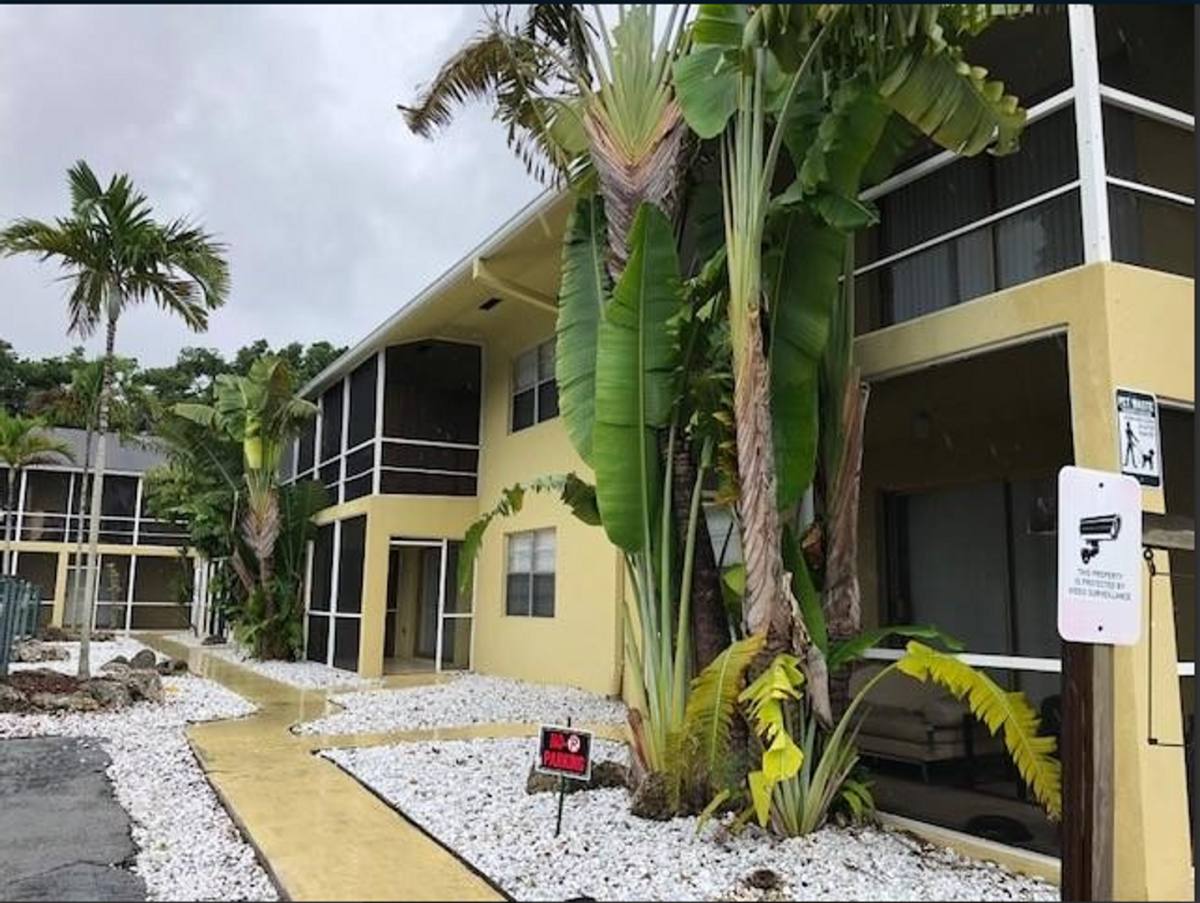 Apartment for rent at 2536 Van Buren St, Hollywood, FL 33020