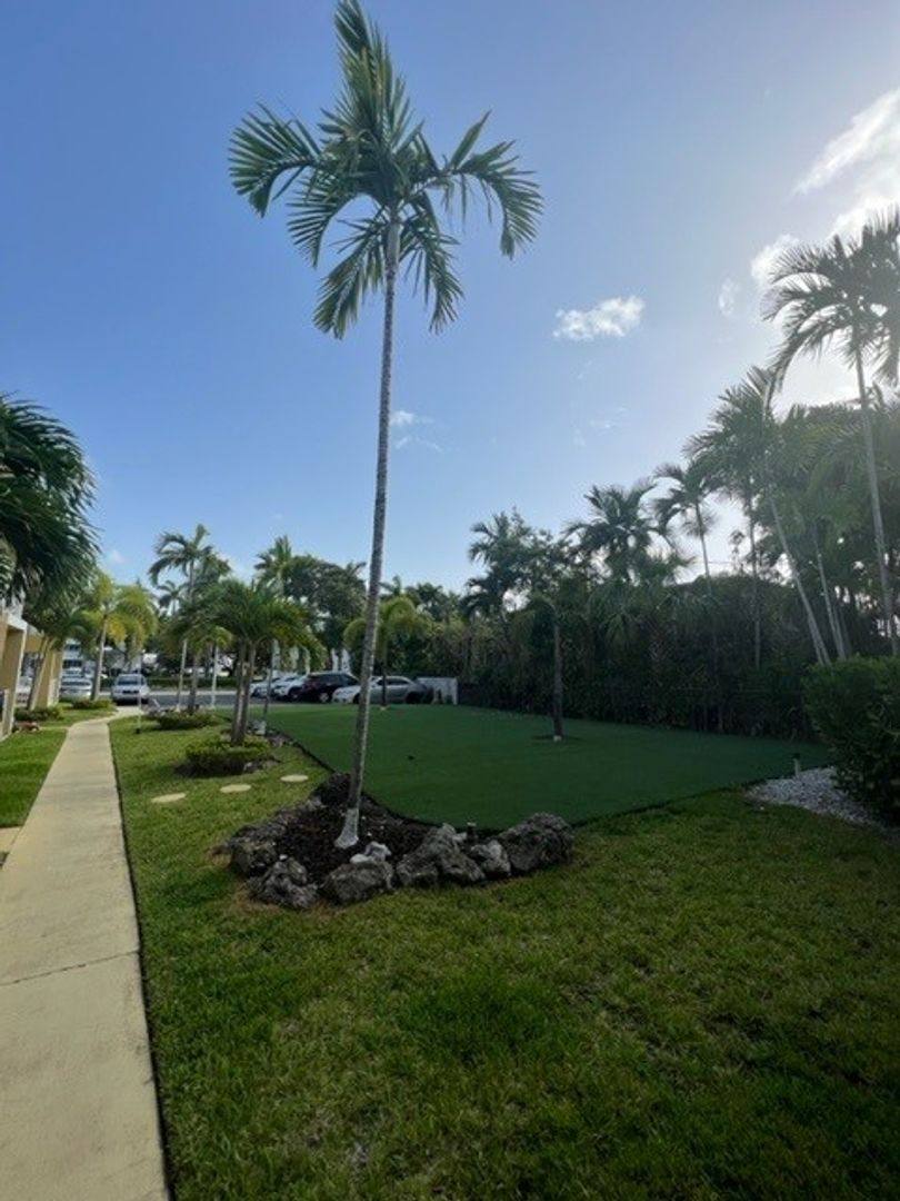 Apartment for rent at 2536 Van Buren St, Hollywood, FL 33020