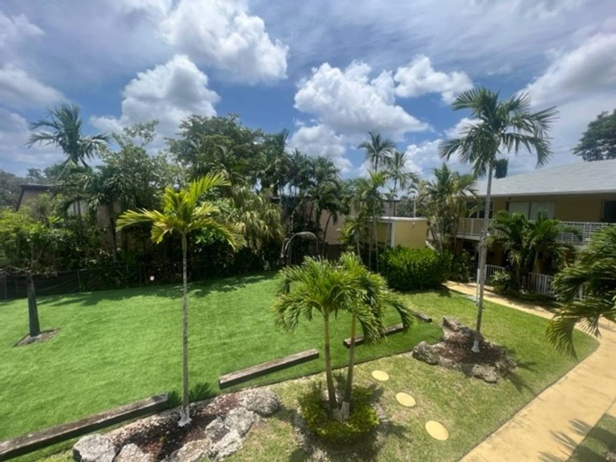 Apartment for rent at 2536 Van Buren St, Hollywood, FL 33020
