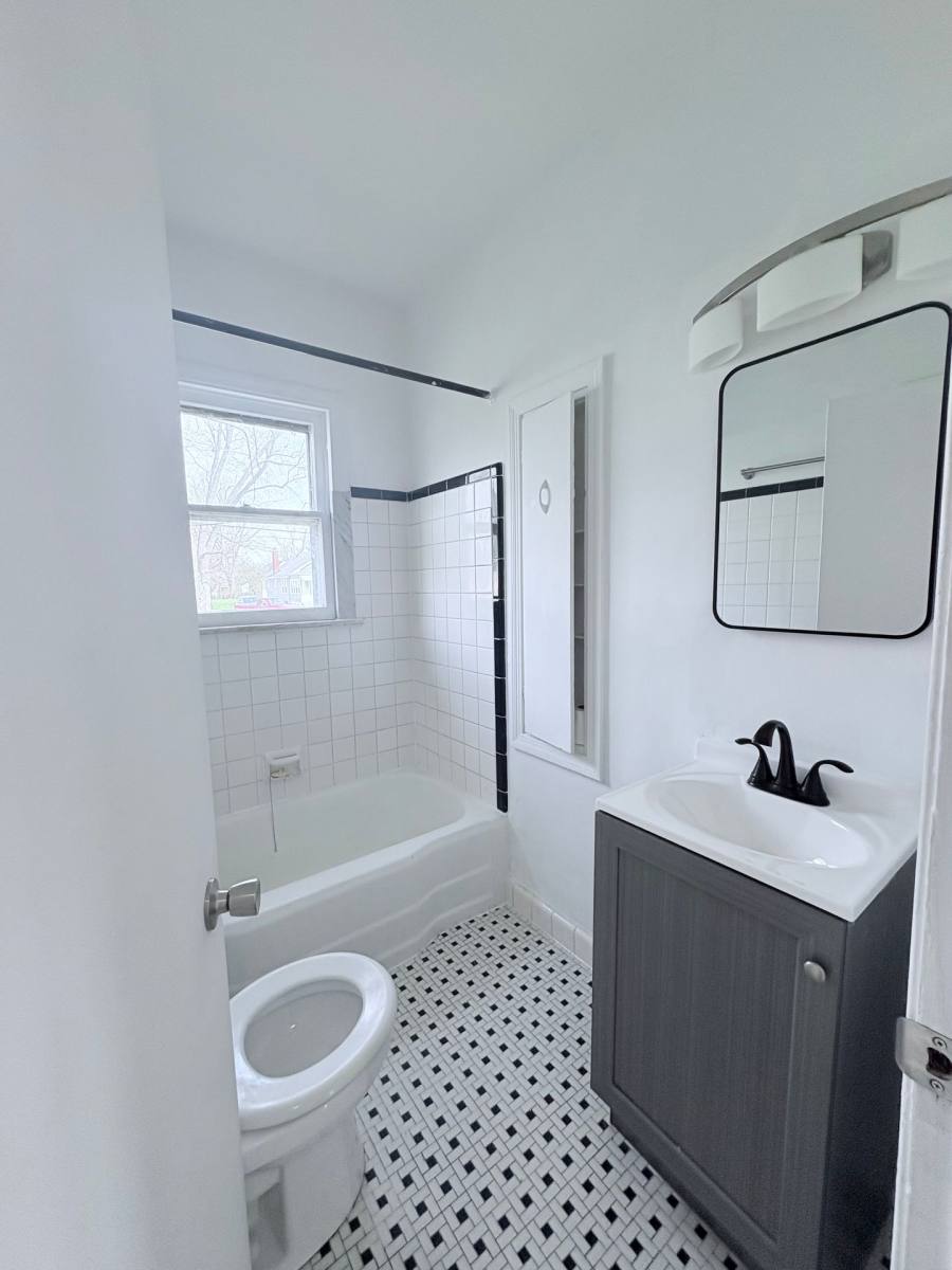 Apartment for rent at 1572-1580 E Maynard Ave, Columbus, OH 43211