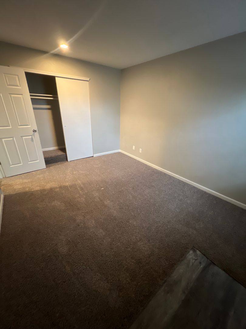 Apartment for rent at 3520 Bridge Ave, Davenport, IA 52807