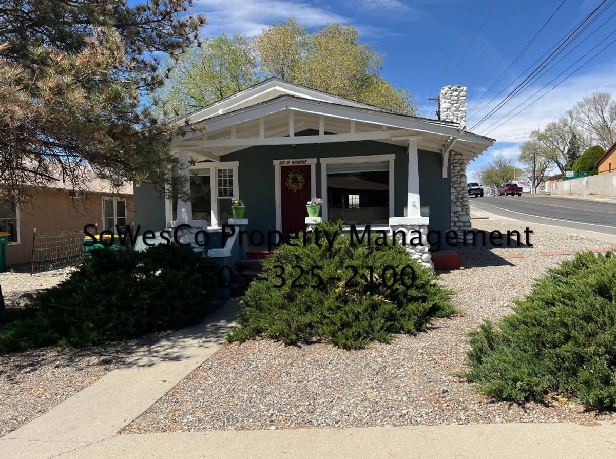 House for rent at 301 W Apache St, Farmington, NM 87401