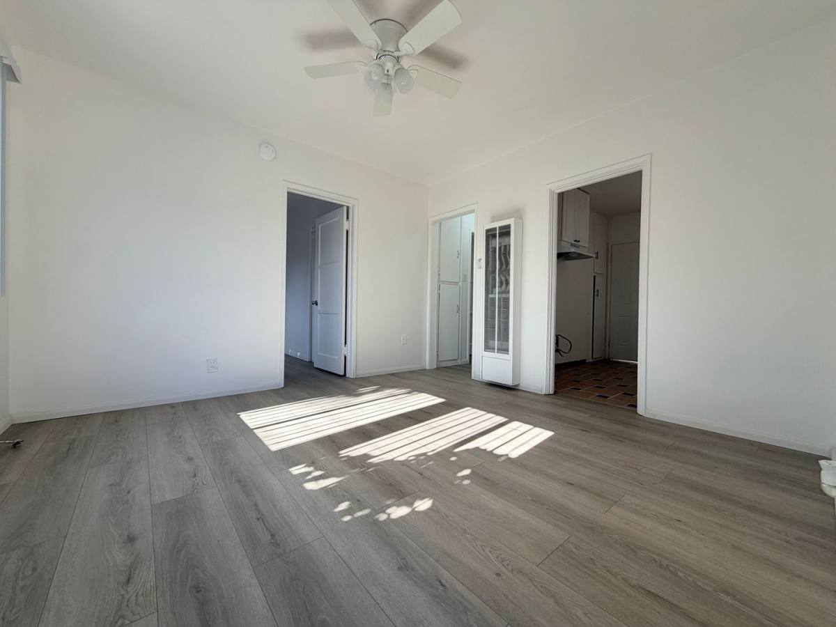 Apartment for rent at 225 W Robert Ave, Oxnard, CA 93030