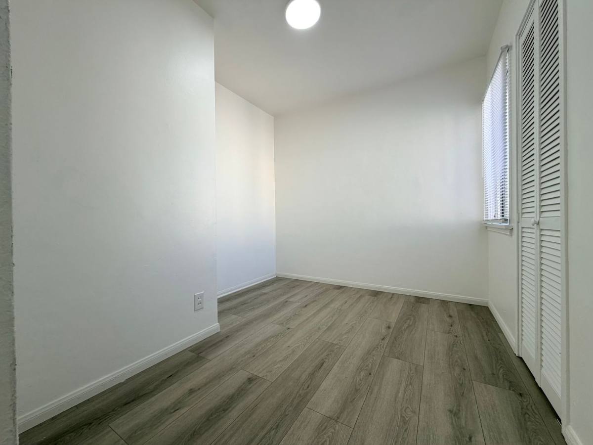 Apartment for rent at 225 W Robert Ave, Oxnard, CA 93030