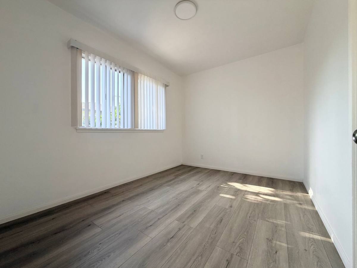 Apartment for rent at 225 W Robert Ave, Oxnard, CA 93030