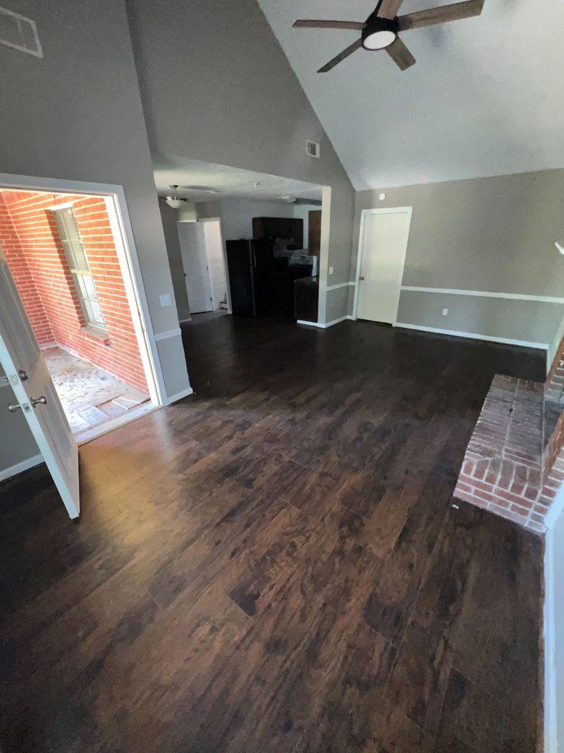 Townhouse for rent at 9B River Oaks Place, Jackson, MS 39211