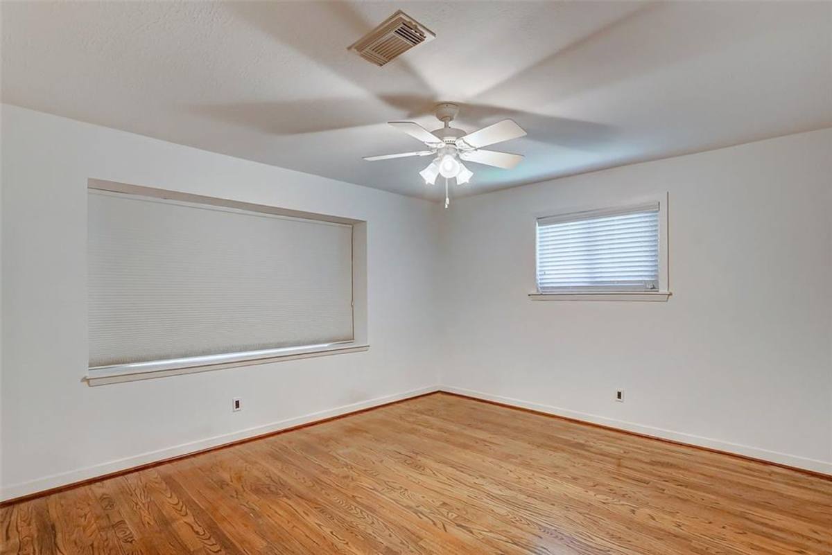 House for rent at 1202 Shadeland Dr, Houston, TX 77043