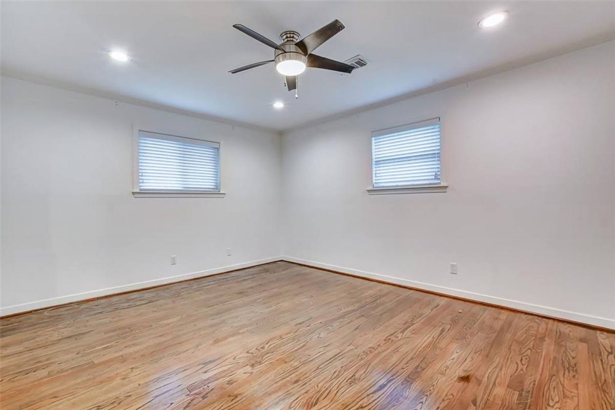 House for rent at 1202 Shadeland Dr, Houston, TX 77043