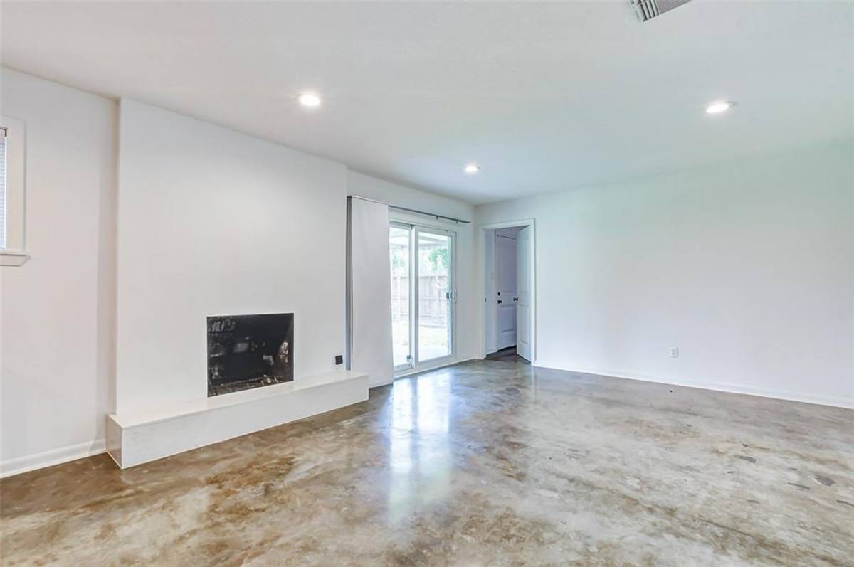 House for rent at 1202 Shadeland Dr, Houston, TX 77043