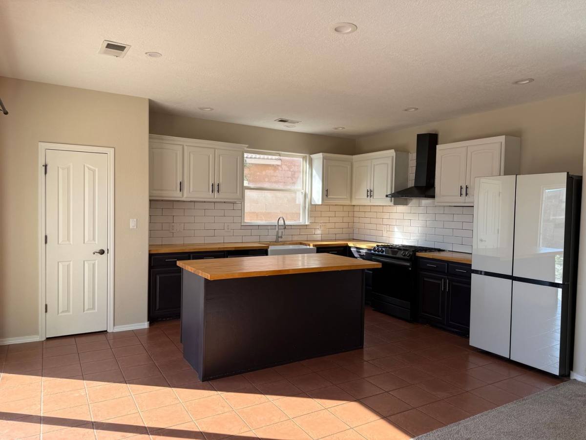 House for rent at 6202 Sierra Nevada Circle NW, Albuquerque, NM 87114