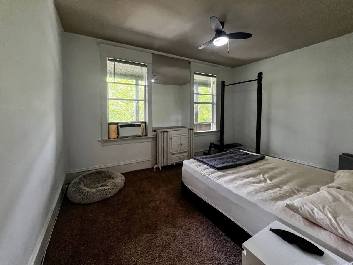 Apartment for rent at 426 15th Ave E, Seattle, WA 98112