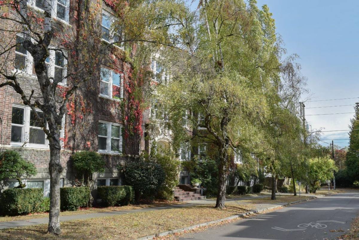 Apartment for rent at 426 15th Ave E, Seattle, WA 98112
