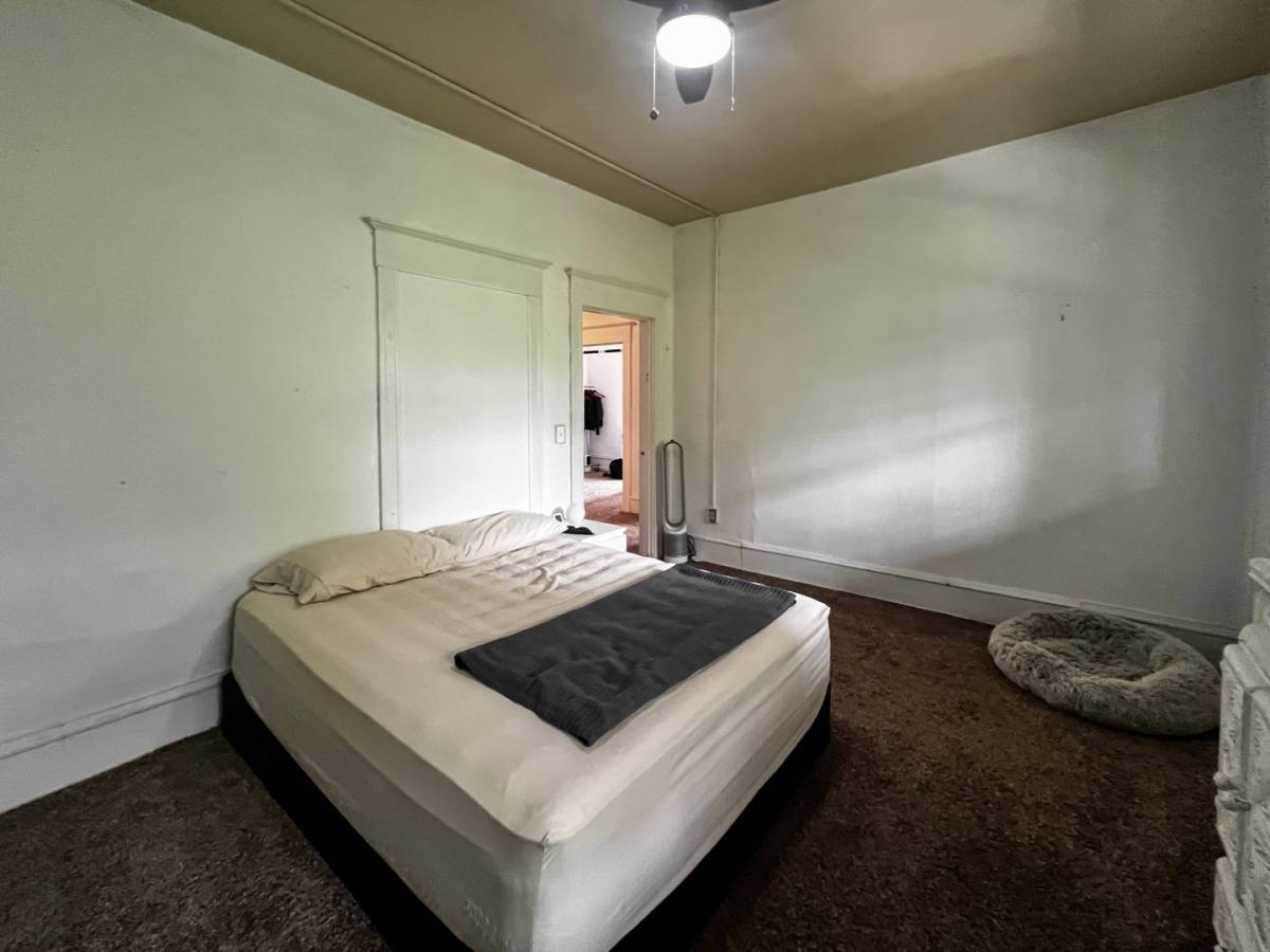 Apartment for rent at 426 15th Ave E, Seattle, WA 98112