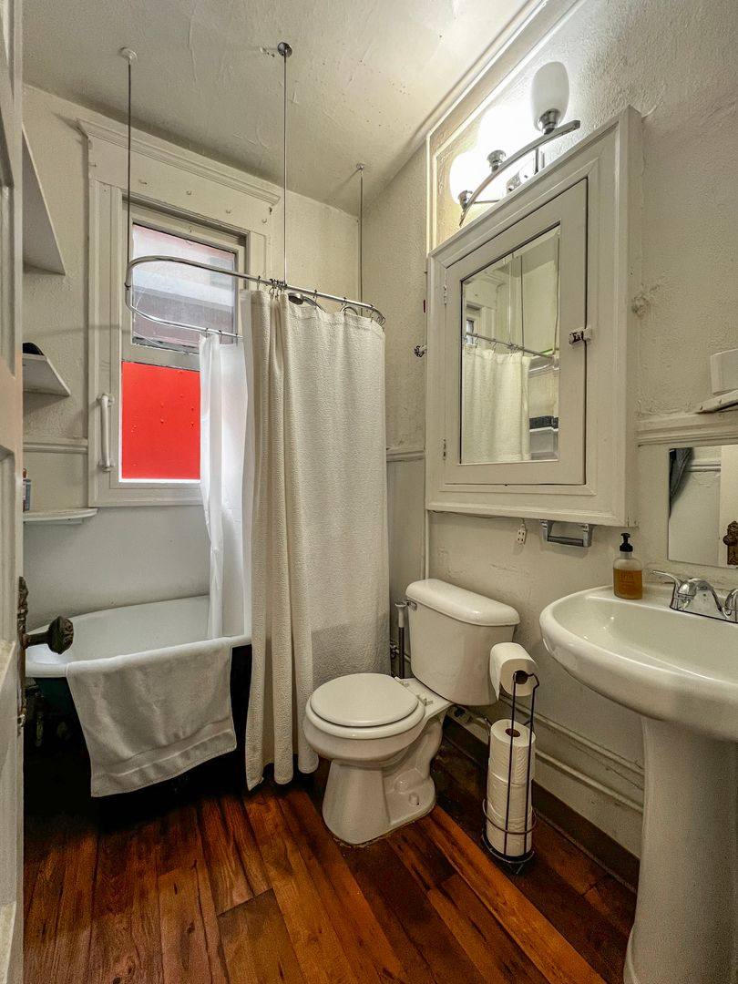 Apartment for rent at 426 15th Ave E, Seattle, WA 98112
