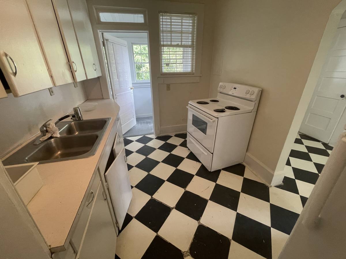 Apartment for rent at 602-604 Waccamaw, Columbia, SC 29205