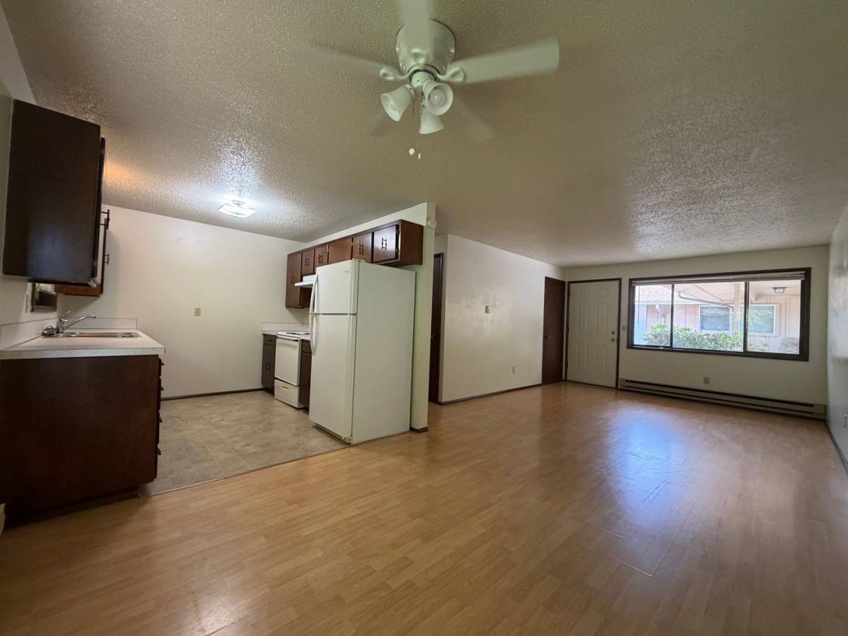 Apartment for rent at 217 W Magnolia St, Centralia, WA 98531