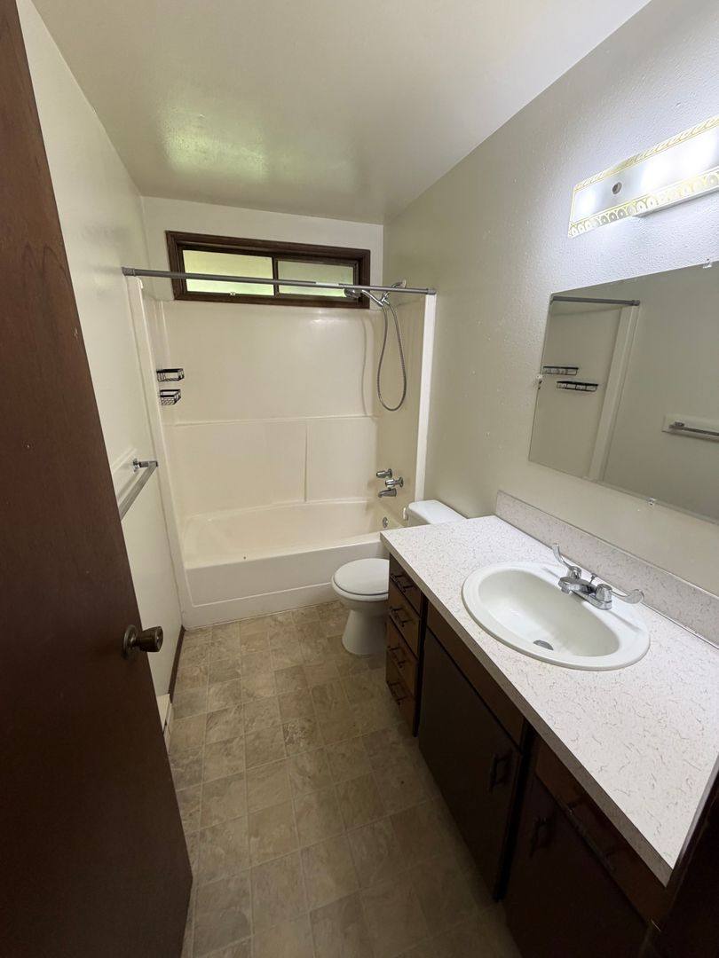 Apartment for rent at 217 W Magnolia St, Centralia, WA 98531